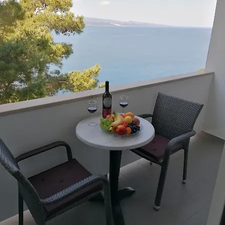 Josip 2 アパート