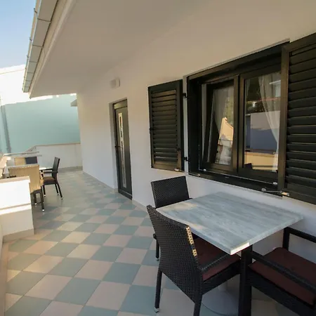 Apartmán Josip 2 *